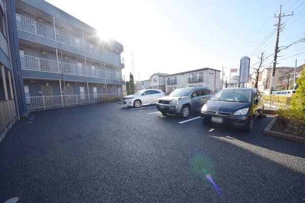 アンプルールフェールTheEarthの物件内観写真